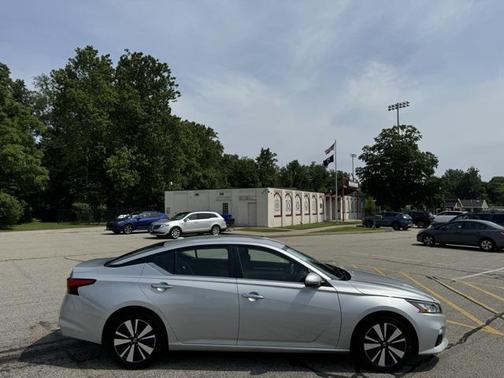2021 Nissan Altima 2.5 SV