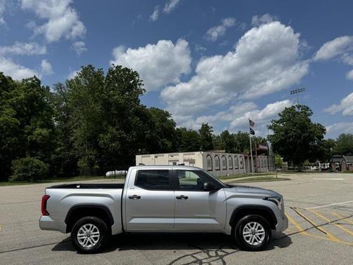 2025 Toyota Tundra SR5