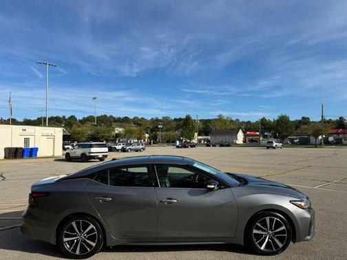 2023 Nissan Maxima SL