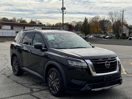 2022 Nissan Pathfinder SL 4WD