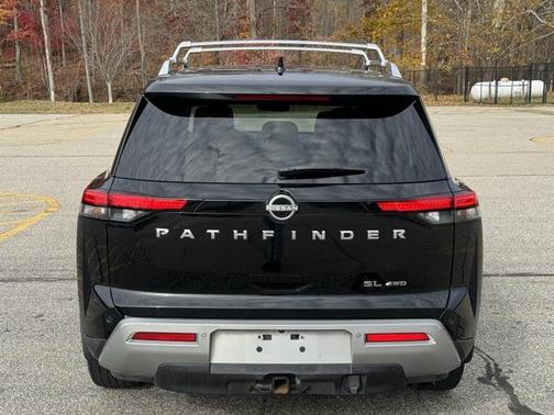 2022 Nissan Pathfinder SL 4WD