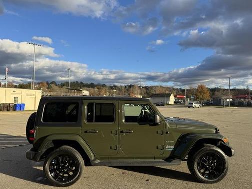 2022 Jeep Wrangler Unlimited 4xe Sahara