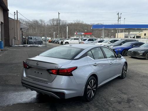 2022 Nissan Altima 2.5 SV