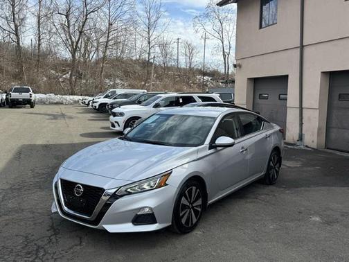 2022 Nissan Altima 2.5 SV
