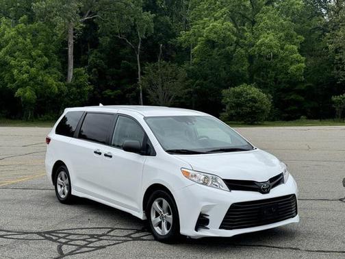2019 Toyota Sienna SE