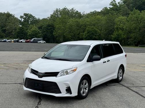 2019 Toyota Sienna SE