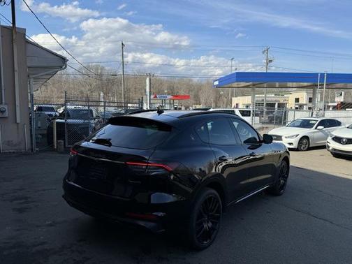 2021 Maserati Levante Base