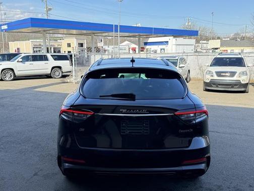 2021 Maserati Levante Base
