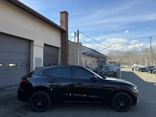 2021 Maserati Levante Base