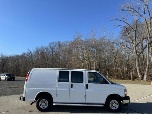 2024 Chevrolet Express 2500 RWD 2500 Regular Wheelbase WT