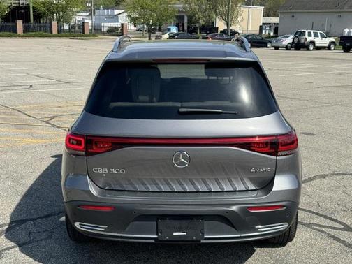 2023 Mercedes-Benz EQB 300 4MATIC