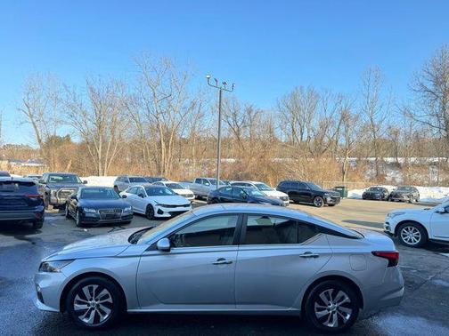 2022 Nissan Altima S FWD