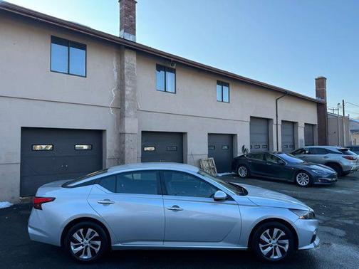 2022 Nissan Altima S FWD