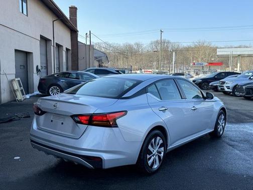 2022 Nissan Altima S FWD