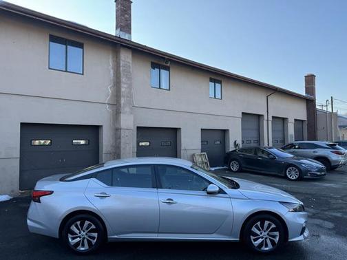 2022 Nissan Altima S FWD