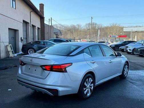 2022 Nissan Altima S FWD