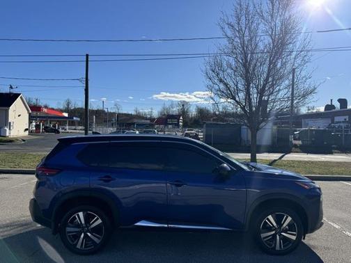 2022 Nissan Rogue SL