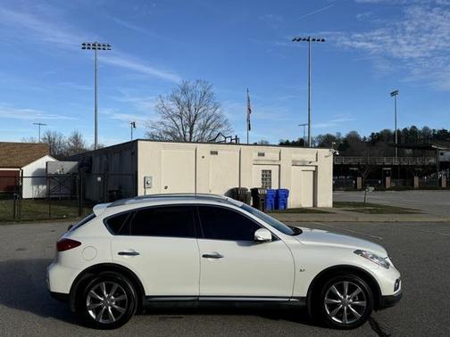 2016 INFINITI QX50 Base