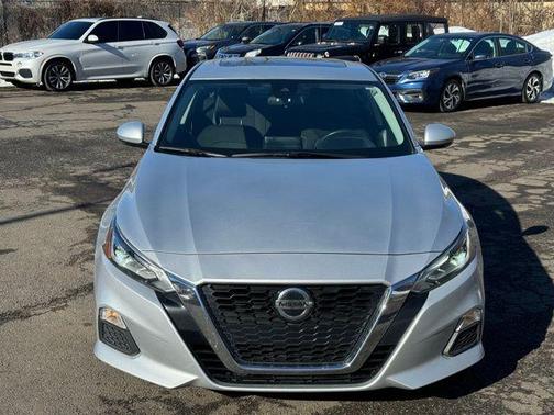 2022 Nissan Altima 2.5 SV