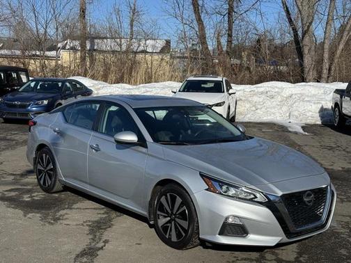 2022 Nissan Altima 2.5 SV