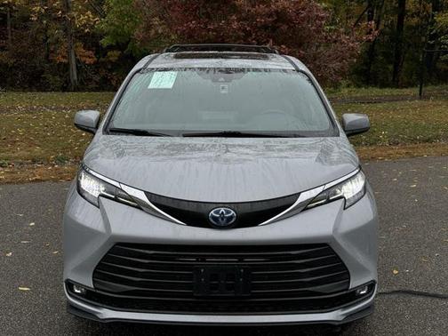 2022 Toyota Sienna XLE