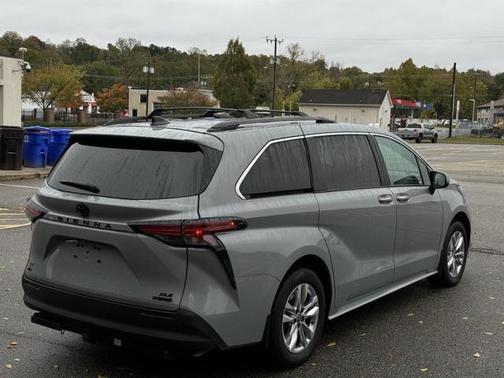 2022 Toyota Sienna XLE