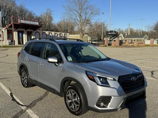 2023 Subaru Forester Premium