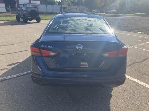 2022 Nissan Altima S FWD