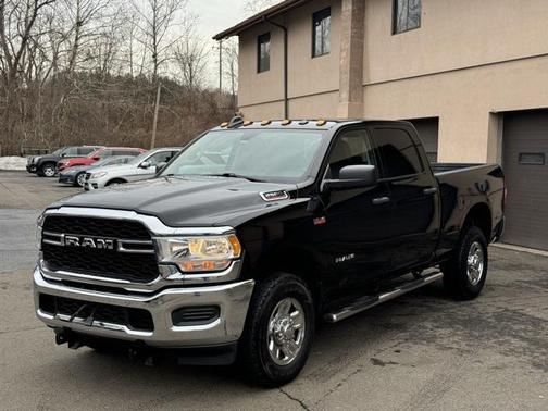 2020 RAM 2500 Tradesman Crew Cab 4X4 6'4' Box