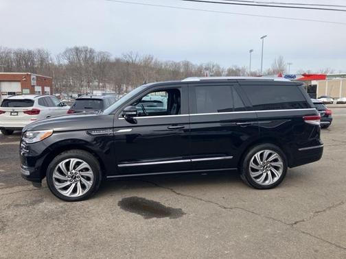 2022 Lincoln Navigator Reserve