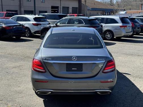 2017 Mercedes-Benz E-Class 4MATIC