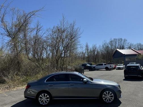 2017 Mercedes-Benz E-Class 4MATIC