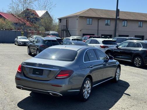 2017 Mercedes-Benz E-Class 4MATIC