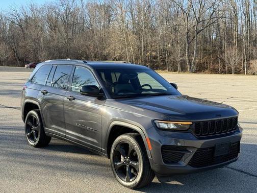 2022 Jeep Grand Cherokee Altitude