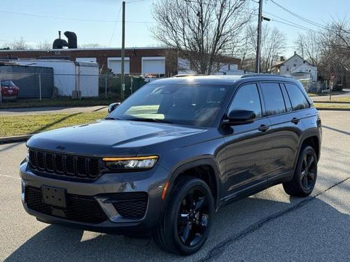 2022 Jeep Grand Cherokee Altitude