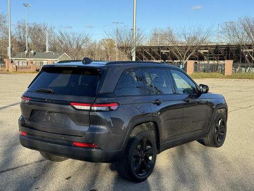 2022 Jeep Grand Cherokee Altitude