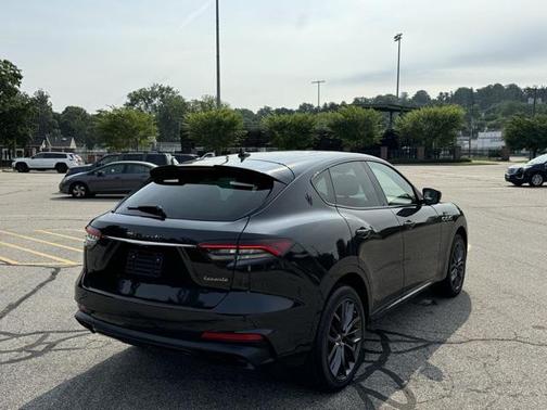 2022 Maserati Levante Modena
