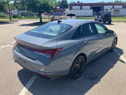 2021 Hyundai ELANTRA SEL