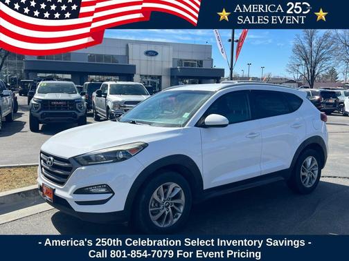 Dazzling White 2016 Hyundai TUCSON SE