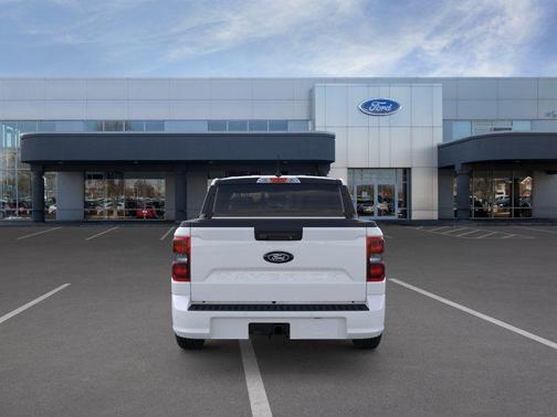 OXFORD WHITE 2025 Ford Maverick Lobo