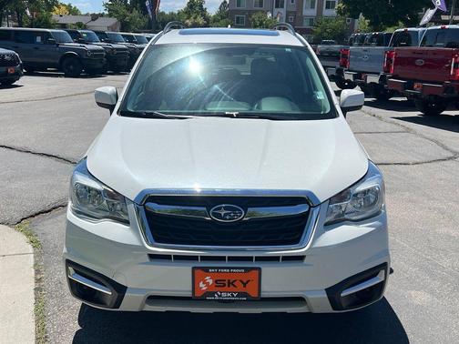 Crystal White Pearl 2017 Subaru Forester 2.5i Premium
