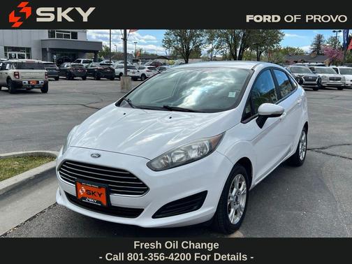 Oxford White 2016 Ford Fiesta SE