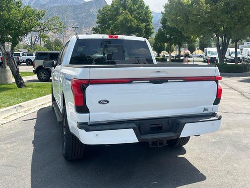 2025 Ford F-150 Lightning LARIAT