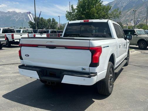 2025 Ford F-150 Lightning LARIAT