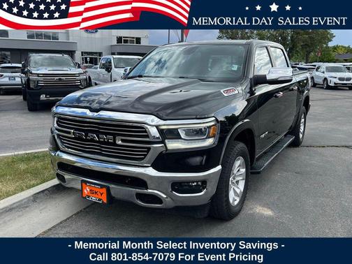 Diamond Black Crystal Pearlcoat 2019 RAM 1500 Laramie