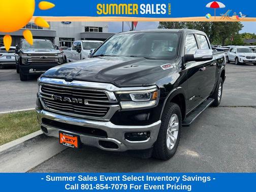 Diamond Black Crystal Pearlcoat 2019 RAM 1500 Laramie
