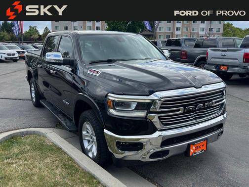 Diamond Black Crystal Pearlcoat 2019 RAM 1500 Laramie
