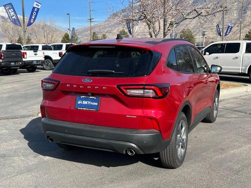 Rapid Red Metallic Tinted Clearcoat 2025 Ford Escape ST-Line