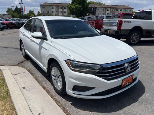 Pure White 2019 Volkswagen Jetta 1.4T S
