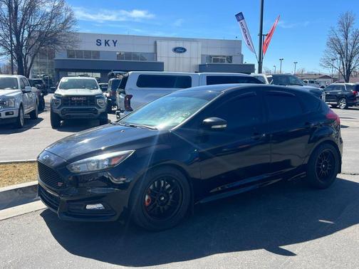 2018 Ford Focus ST 